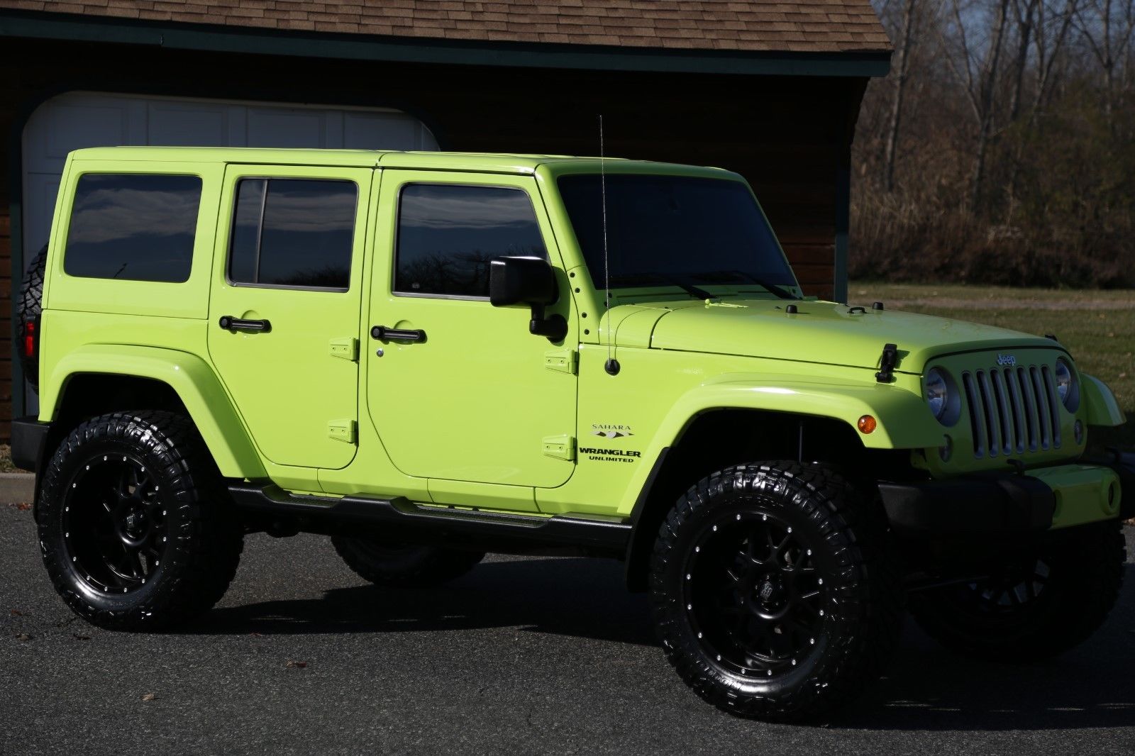2016 Jeep Wrangler UNLIMITED SAHARA 2016 JEEP WRANGLER UNLIMITED HYPER GREEN  7K MILES 1-OWNER LIFTED 4X4 NO RESERVE 2022 2023